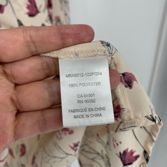 Lila Rose Long Sleeve Split Neck Floral Top Size 2X - Picture 7 of 7